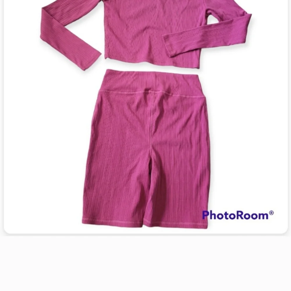 Splendid Ada Notch Tee & Axel Biker Short Set